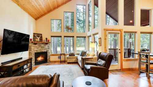 Hot Tub and Game Room Ronald Retreat 2 Mi to Lake! - Foto 3