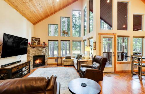 Hot Tub and Game Room Ronald Retreat 2 Mi to Lake! - Foto 3