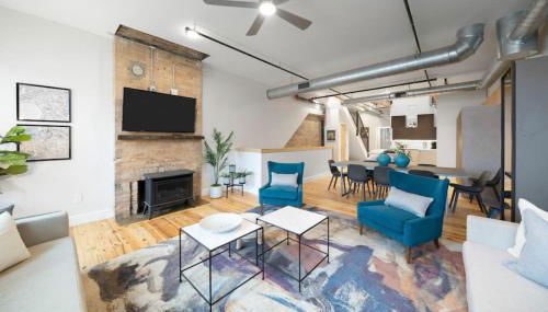 Huge Retrea w Rooftop Deck Stay At Farmers Market - Foto 3