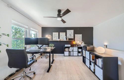 Bright & Luxury Entire House in Peaceful Neighborhood - Foto 15