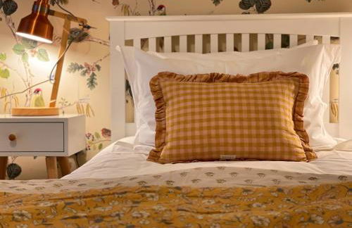 Woodpecker Lodge - Brook Meadow - sleeps 4 plus 2 - no pets - Foto 23