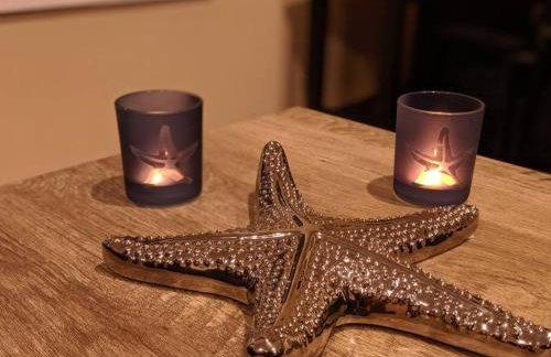 Chain O Lakes Nautical 4Bed 3Bath Waterfront with Bonus Room, Large Deck and Hot Tub - Foto 30