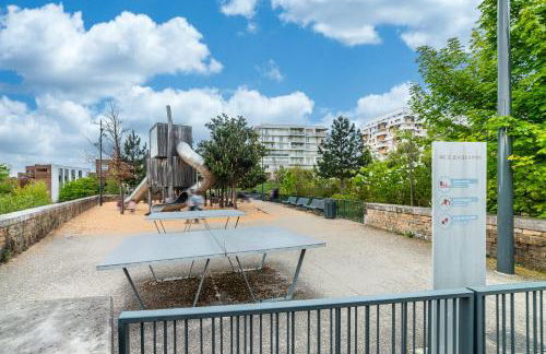 Chic & Cosy - Private Parking - Between Paris & DisneyLand - 5min TrainStation, Big Mall - Foto 34