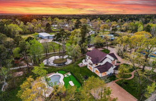 The LUX at West Event & Stay, Pool, Golf & Pickle - Foto 46