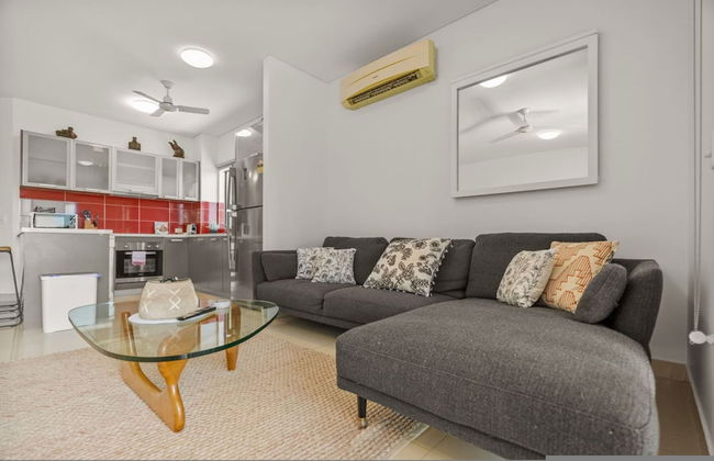 Yanti at Nightcliff Foreshore Pool Shops Cafe - Foto 11