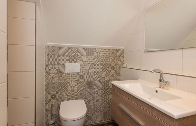 Holiday Home in Oostkapelle Near Forest - Photo 11