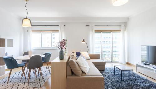 Central Orient Residence - Modern, spacious and sunny! By the river! - Photo 3