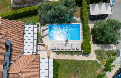 Villa Aryana With Pool - Happy Rentals - Foto 44