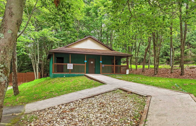 Maple Oasis by Avantstay Newly Built w/ Hot Tub, Game Room & Fire Pit - Photo 42