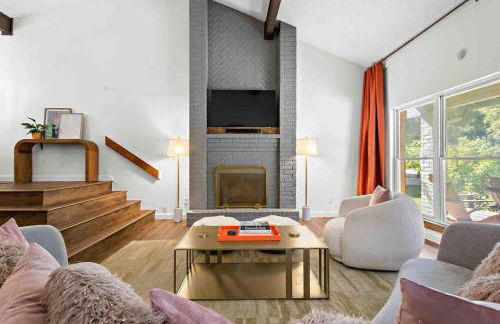 Art Deco Gem-King Suite-Hot Tub-Outdoor Fire Place - Foto 34