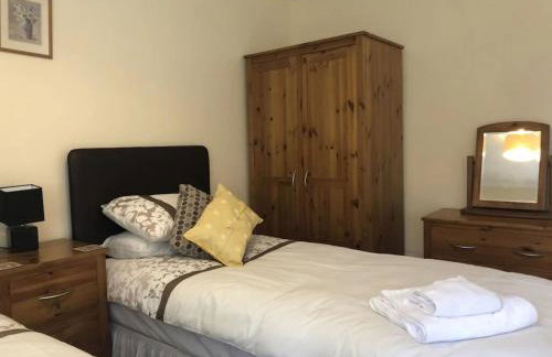 Sea views, private garden, comfortable family and dog friendly home - Foto 7