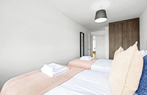 St Martins 2 Bedroom Apartments in Ruislip By 360 Stays - Foto 109