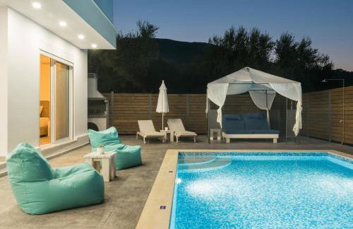 Maridenia Villa - Family Escape with Private Pool, by ZanteWize - Foto 31