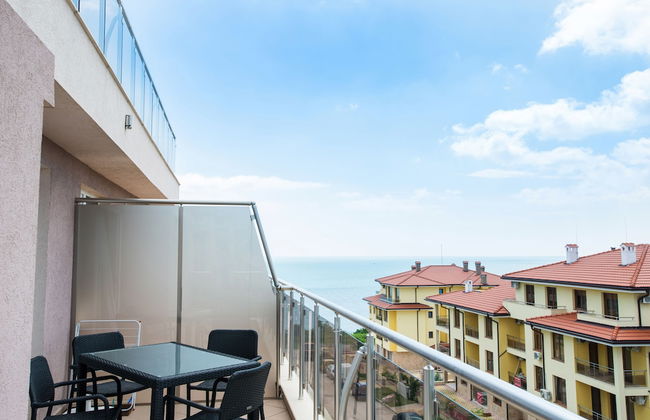 Black Sea Breeze - Photo 28