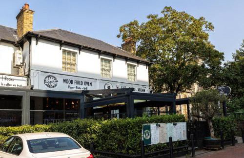 Modern home with driveway parking for 2 vehicles, near Tottenham Hotspur Stadium, White Hart Lane Train Station - Foto 38