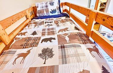 Forest edge, wild mustangs nearby, balcony views By Vacation Your Way - Foto 15