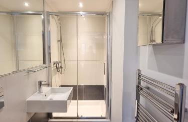 Canal Side Flat by City SuperHost - Foto 21