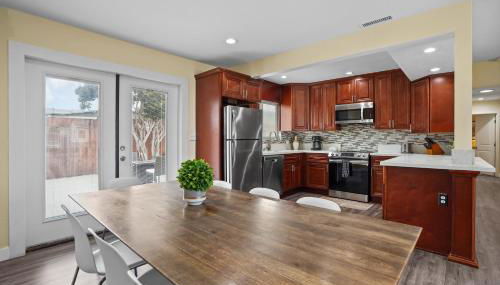 Dog Friendly Home Near the Beach with Grill, Fire Pit, Enclosed Backyard - Foto 5