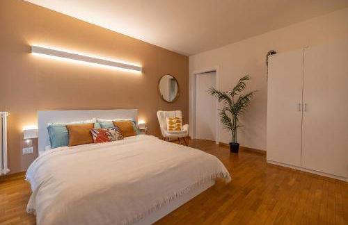 ComfortHouse Netflix, Prime, WiFi, TV, Balcony - Foto 11