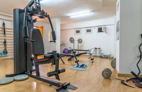 3 Bedroom Stunning Apartment In Calpe - Photo 8