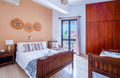 Spacious 5-Person Apartment by Alecos Studios - Foto 1