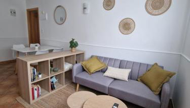 Apartamento familiar con jardín y parking privado - Foto 5