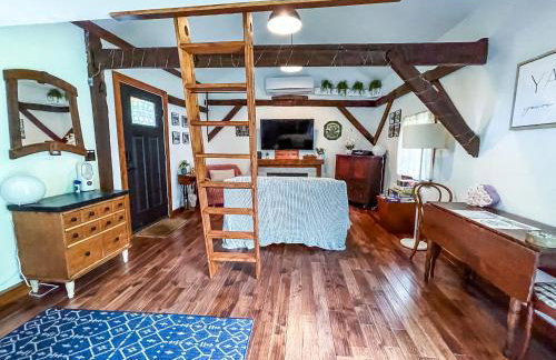 Cozy Cabin Gateway with Pool and Firepit - Foto 33