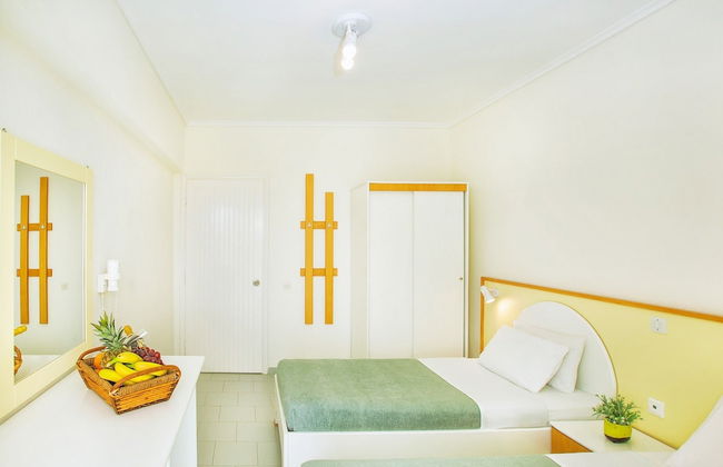 Xenios Port Marina Hotel - Photo 9