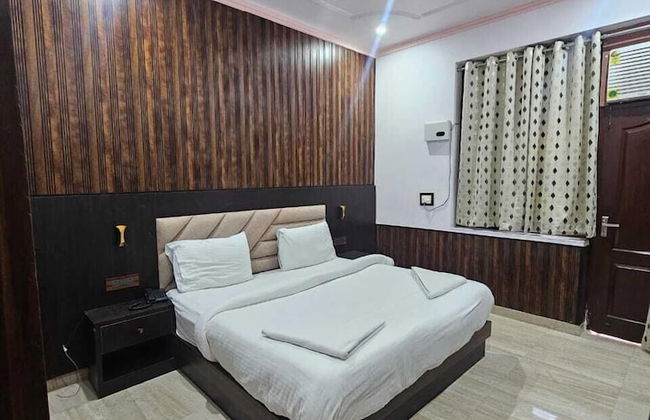 Shri Krishna Divine Dham - Photo 7