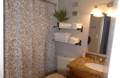 Beautiful 2-Bedroom Condo Near Universal and other Orlando Attractions, King Bed & Wi-Fi - Foto 40