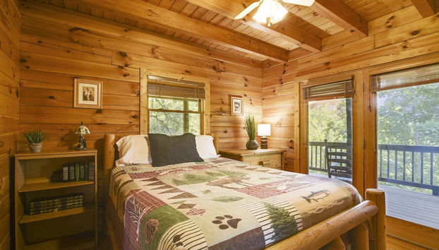 Mountain Serenity 2 Bedroom Cabin by RedAwning - Foto 3, Habitación