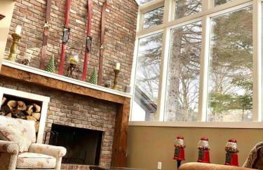 The Manor-Stunning Modern Farmhouse with Hot Tub - Foto 24