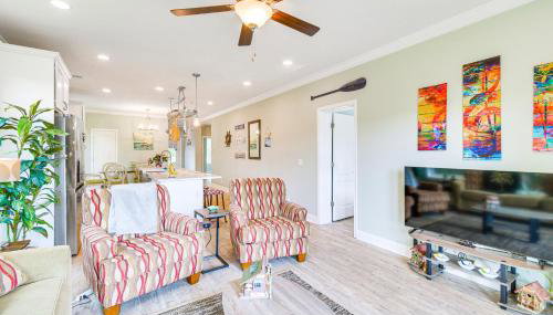 Waterfront Wolf Bay Home with Private Boathouse! - Foto 5