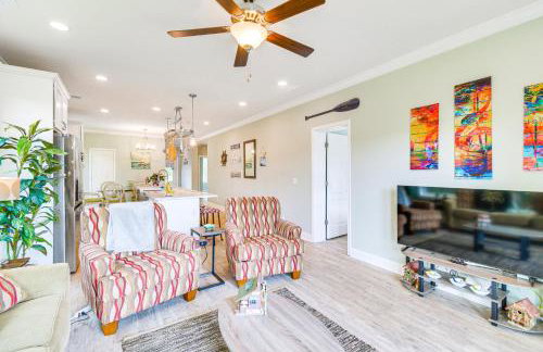 Waterfront Wolf Bay Home with Private Boathouse! - Foto 5