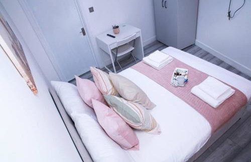 Apartment - Sleeps 2 & Free Parking - Photo 10