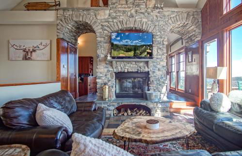 Slope side 8 BR at Sanctuary Majestic Mountain Top Estate 4800 square feet of quality sleeps 16 - Foto 8