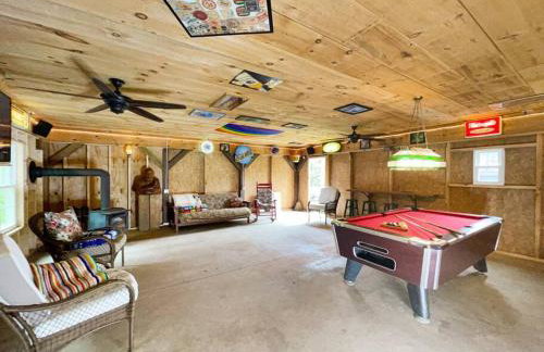 Haven Retreat in Catskills w Hot Tub & Bar Hall - Foto 34