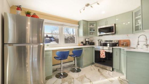 The Mod Pad! 15 minute from Airport, Free Parking! - Foto 5, stove, minibar