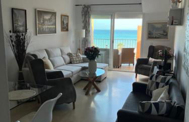 Ático con Vistas al Mar y con Piscina frente a Castillo Sohail - Foto 3