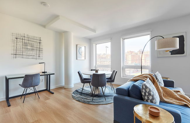 Stylish 2 BR w Roof Deck Access - Mins to NYC - Foto 2