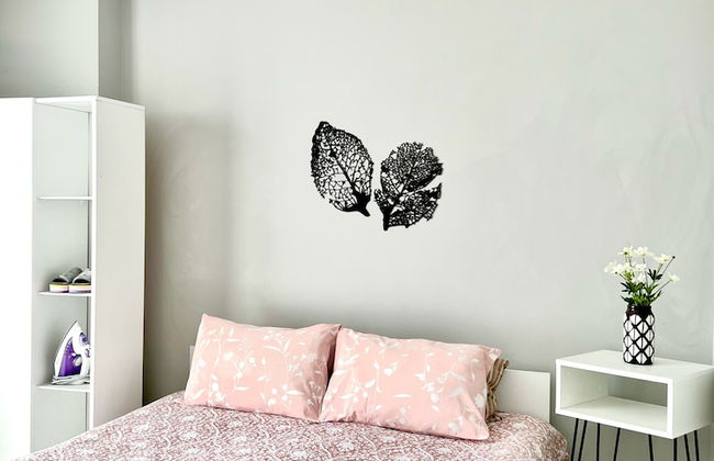 Perfect Lake view Entire Apartment - Photo 2