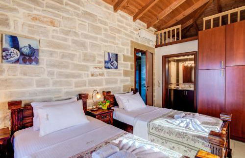 Hectoras Villa in Plaka BY APOKORONAS-VILLAS - Photo 43