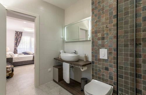 Luxe villa with pool, jacuzzi, and sauna - Foto 16