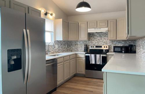 Lockmoor Landing 4BR Family Home with Office, Firepit & Large Backyard - Photo 2