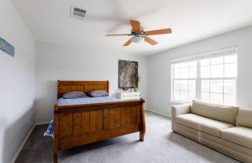 Amazing House with Pool, Arcade, Hot Tub and More - Accomodates 16 guests - Photo 24