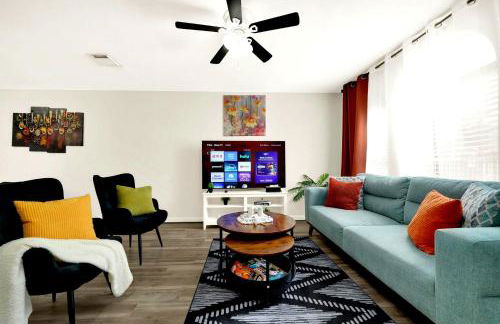 Downtown 3BR Near NRG Stadium - Photo 19