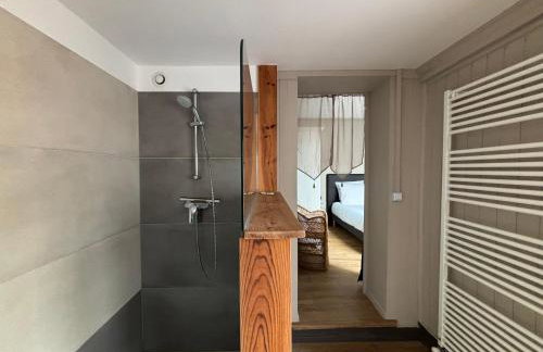 Embruns maison spacieuse rénovée 5 ch 3 sdb 2 WC belle terrasse aménagée barbecue à 250 m de la plage en plein centre d' Arromanches au coeur des plages du débarquement, proximité de Bayeux - Foto 29