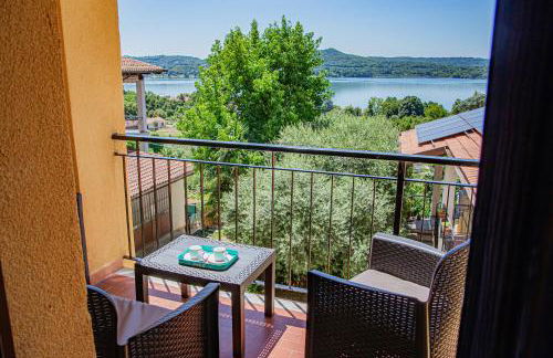 CHEZ ALICE Casa Accogliente Vista Lago con aria condizionata - Foto 1