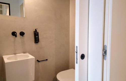 MBird Riverside 2BD Flat with garage - Foto 36