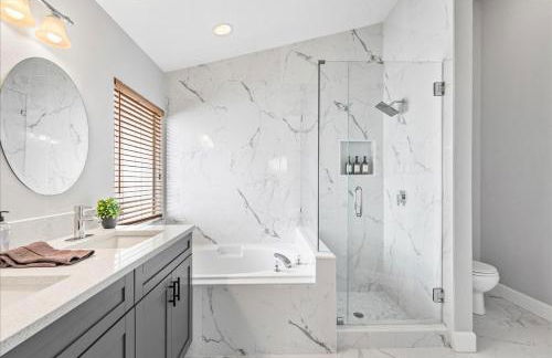 NEW - Poolside Oasis Heated POOL Home - 2000 SF - Foto 15